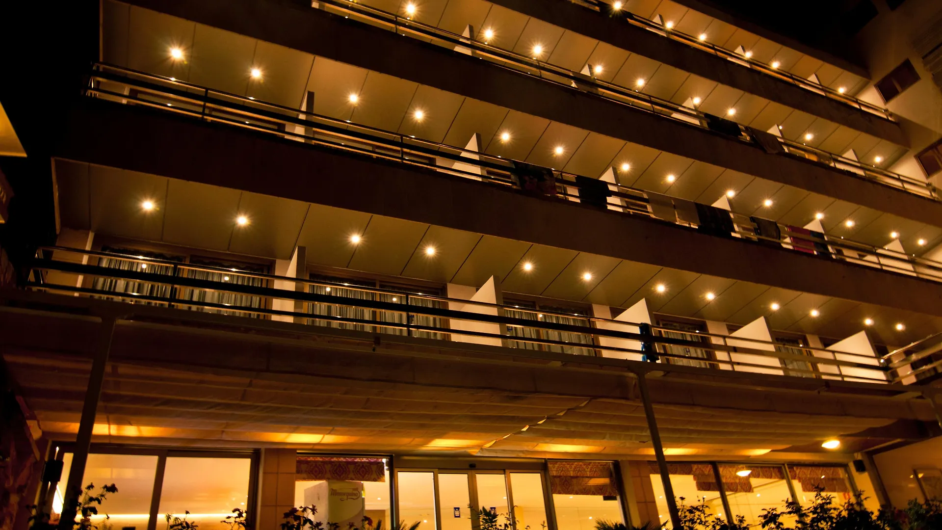 אל ארנל Hotel Ipanema Beach  אל ארנל
