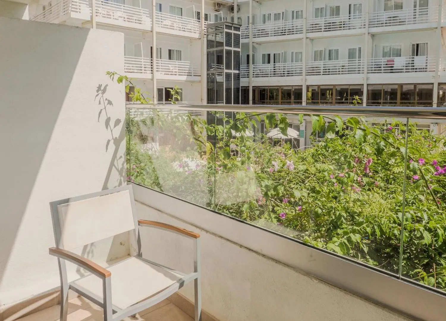 אל ארנל Hotel Ipanema Beach