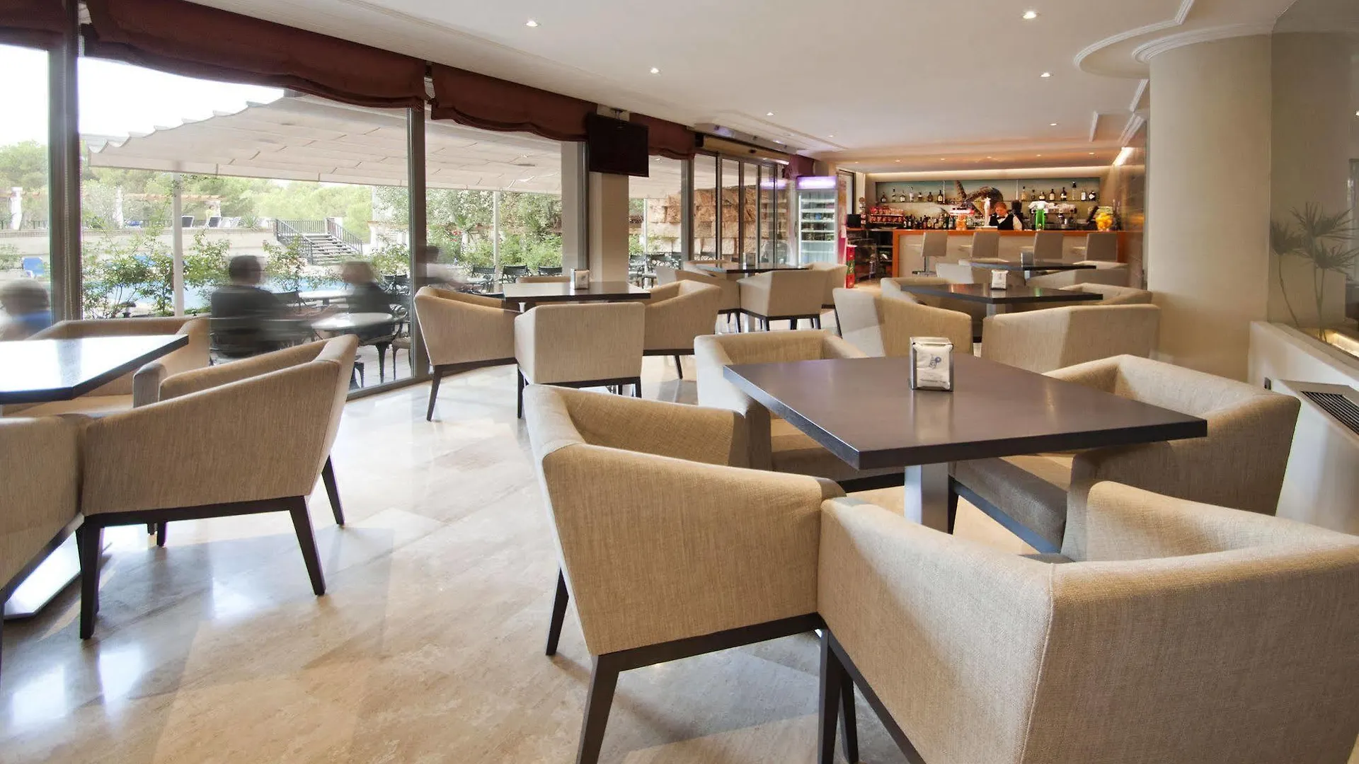 אל ארנל Hotel Ipanema Beach